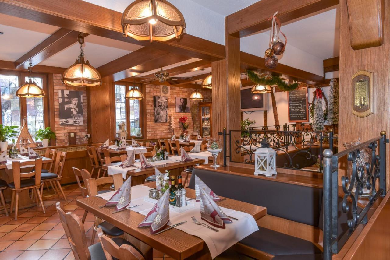 Hotel Ristorante Rostica Bad Urach Exteriör bild